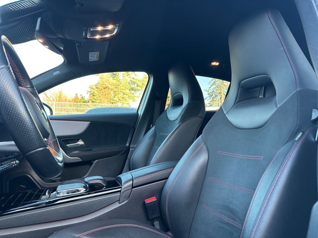 Fahrzeugabbildung Mercedes-Benz A 250 AMG Night Navi LED Burm. SHZ Ambie. Sport