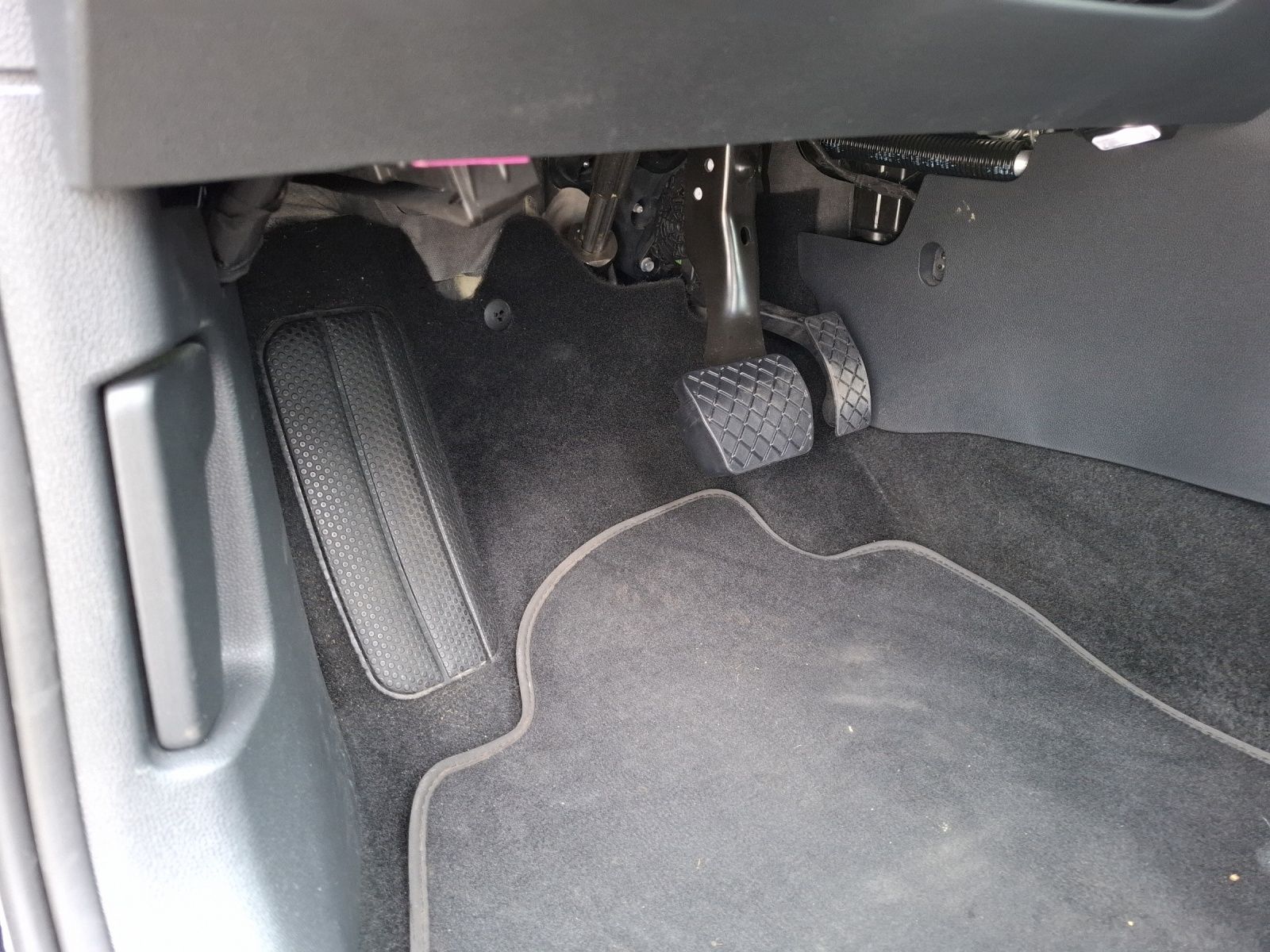 Fahrzeugabbildung Volkswagen Polo TSI Style DSG Matrix AID ACC Park-Assist SH