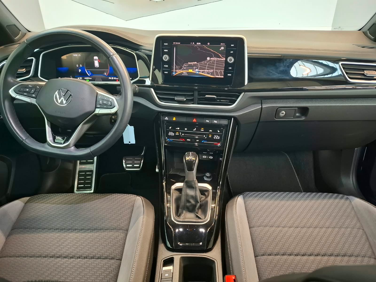 Fahrzeugabbildung Volkswagen T-Roc Cabrio R-Line 1.5TSI DSG +ACC+LED+IQ.Drive