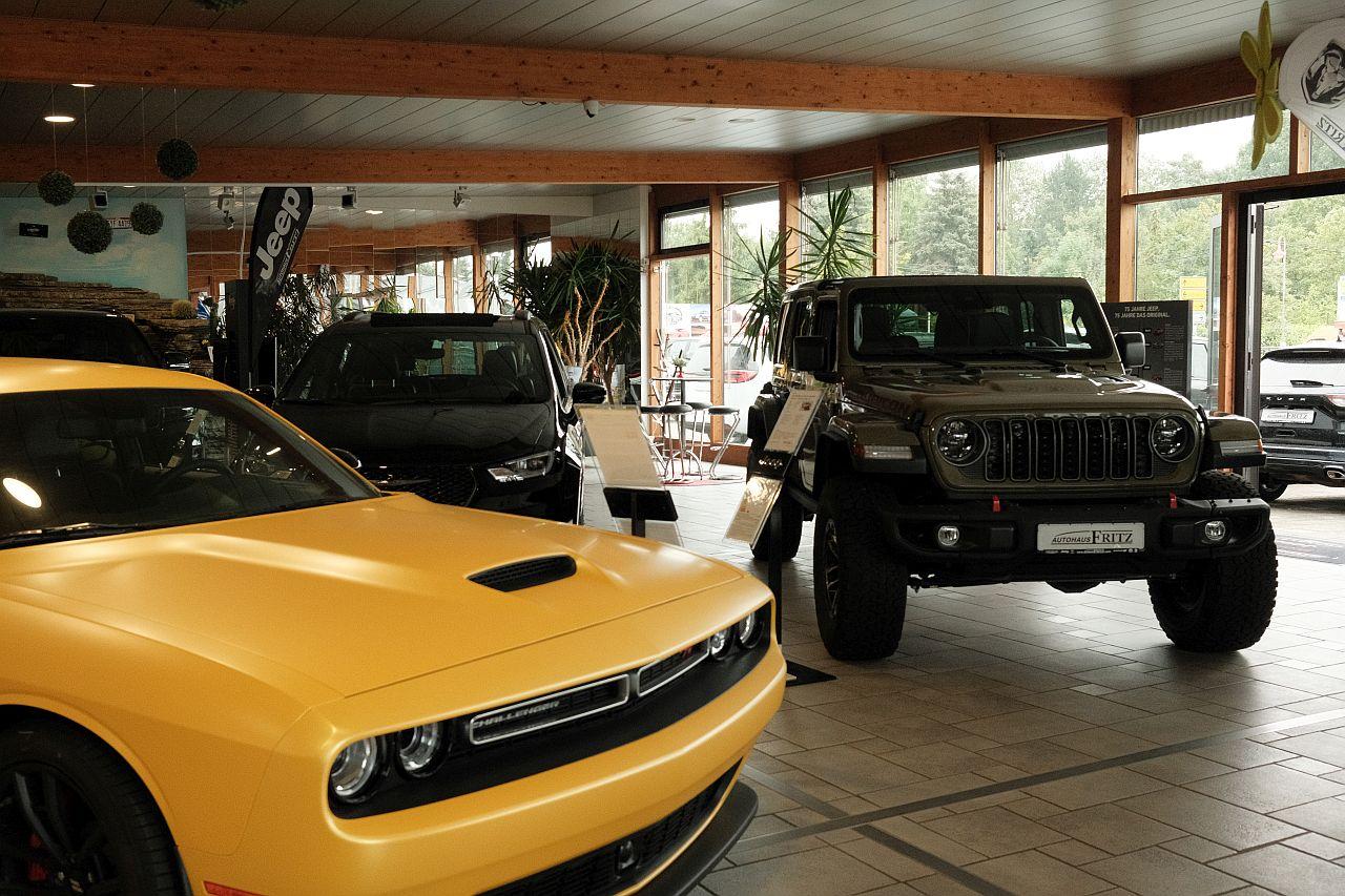 showroom-image-top