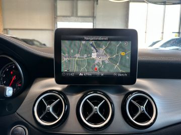 MYAUTOCENTER – Gebraucht- und Jahreswagen mit Werkstattservice in Pfaffenhofen Mercedes-Benz CLA 200 Shooting Brake *LED*NAVI*KAMERA*