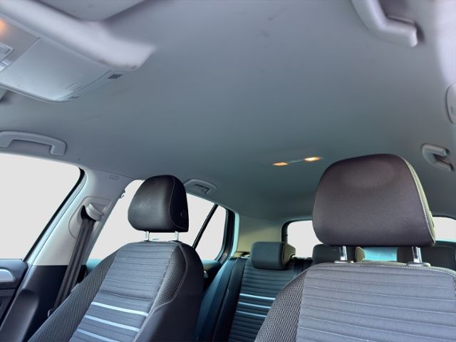 Fahrzeugabbildung Volkswagen Golf Comfortline DSG Veigl Compact 2 Commander