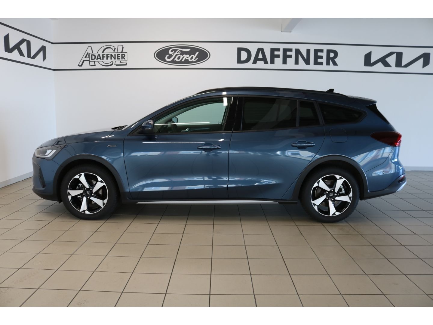 Fahrzeugabbildung Ford Focus Active X MHEV LED totWinkASS Spurhalte ASS