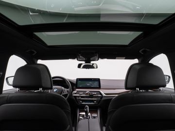 Fahrzeugabbildung BMW 530d xDr Tour Luxury Line ACC H/K Panorama DAB
