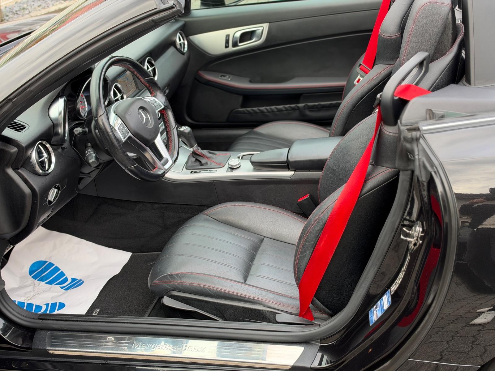 Mercedes-Benz SLK 350 V6 AMG-Line AirScarf 2.Hd Navi ILS Leder