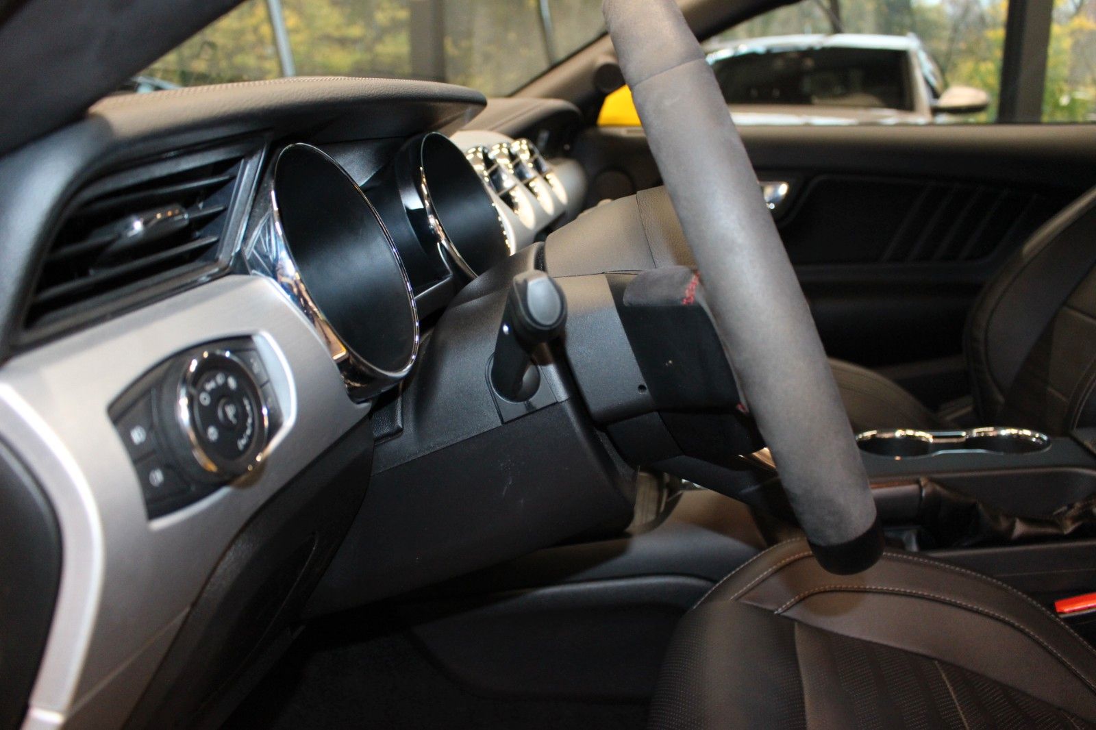 Fahrzeugabbildung Ford Mustang 5.0 V8 GT Performance-Paket+KW-Fahrwerk