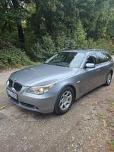 BMW e61 525i - BMW 525: E61