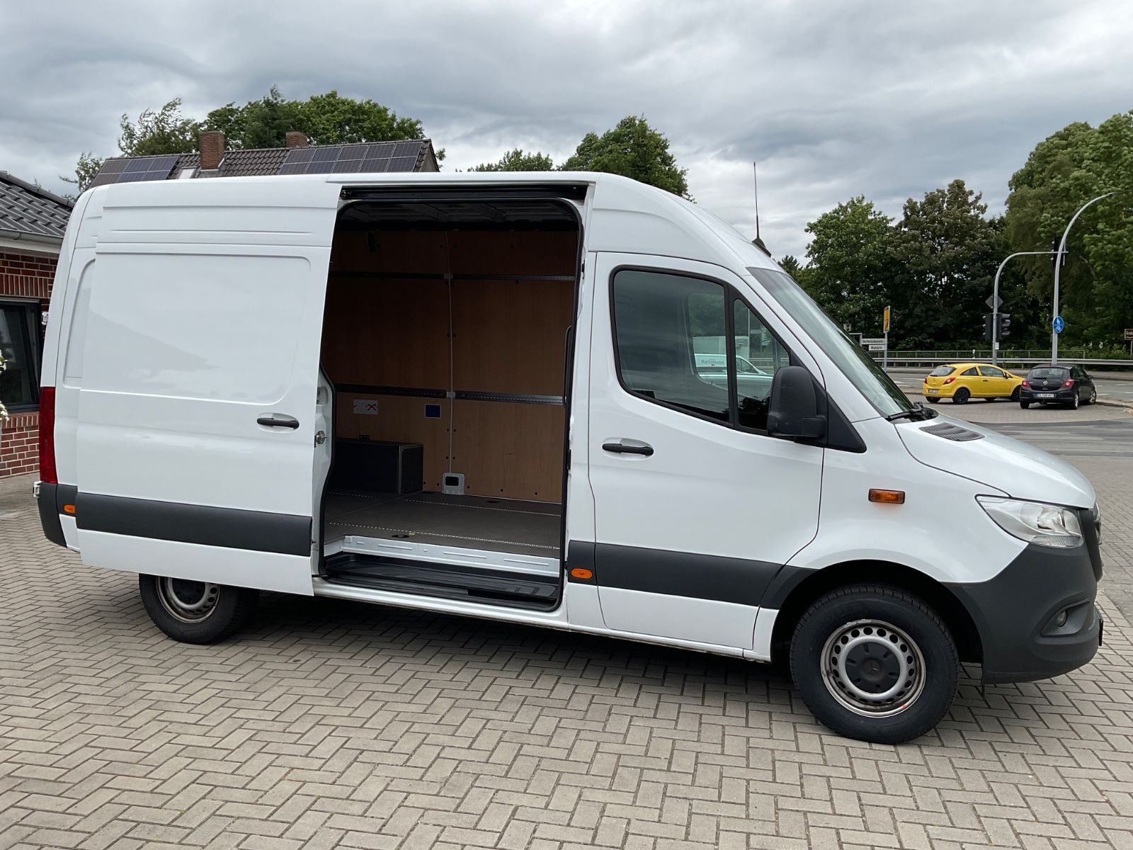 Fahrzeugabbildung Mercedes-Benz Sprinter 317 CDI,L2 H2,Automatik,Kamera,Navi,GJR