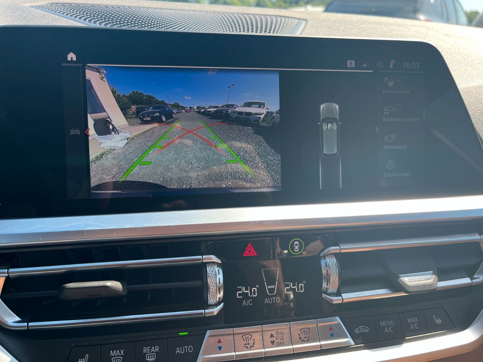 Fahrzeugabbildung BMW 320d Sport-Aut. M SPORTPAKET Navi Leder AHK LED