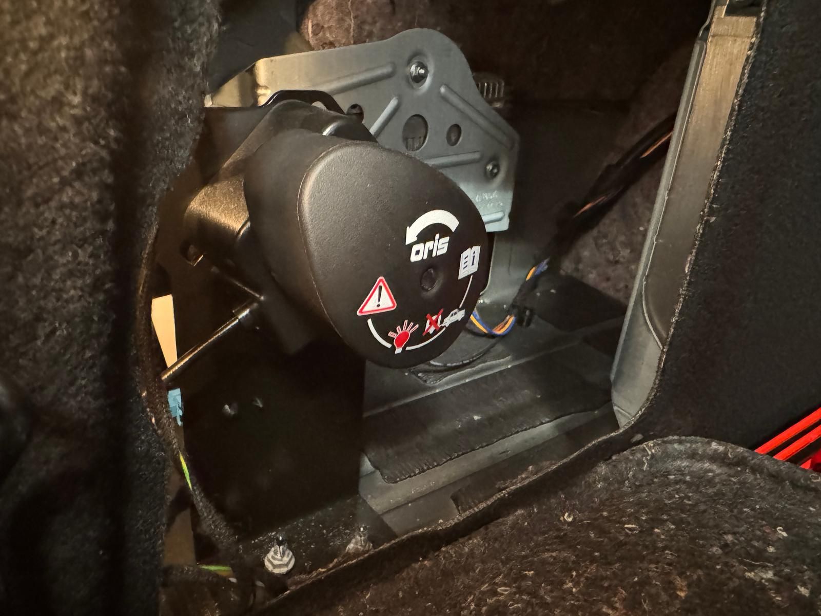 Fahrzeugabbildung Mercedes-Benz E 300 AMG V6 3.5L/PANO/HARMAN&KARDON/AHK/ILS/LED