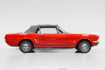 Ford Mustang - 4