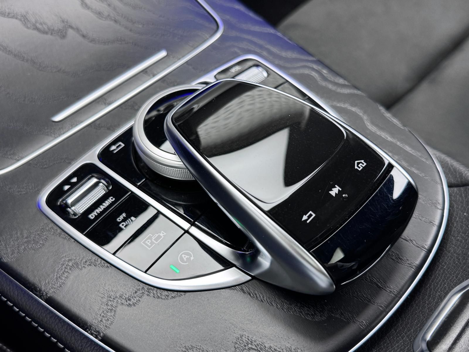 Fahrzeugabbildung Mercedes-Benz E220d T AMG*DISTRO*PANO*LUFT*360°*LED*DAB*ILS+