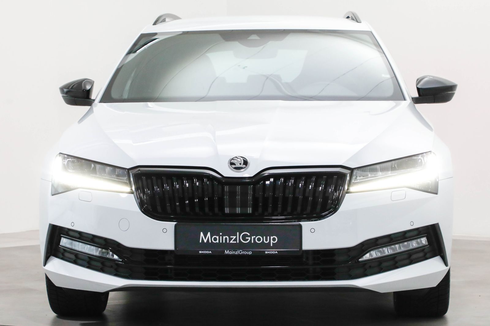 Skoda Superb Combi 2.0 TSI DSG Sportline AHK Kamera foto 5