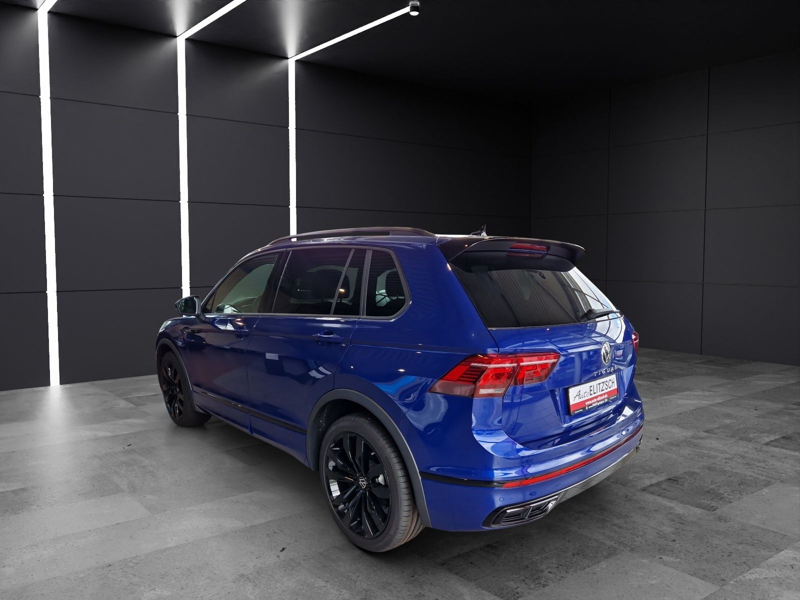 Fahrzeugabbildung Volkswagen Tiguan R-Line 4M MATRIX ACC 20" NAVI