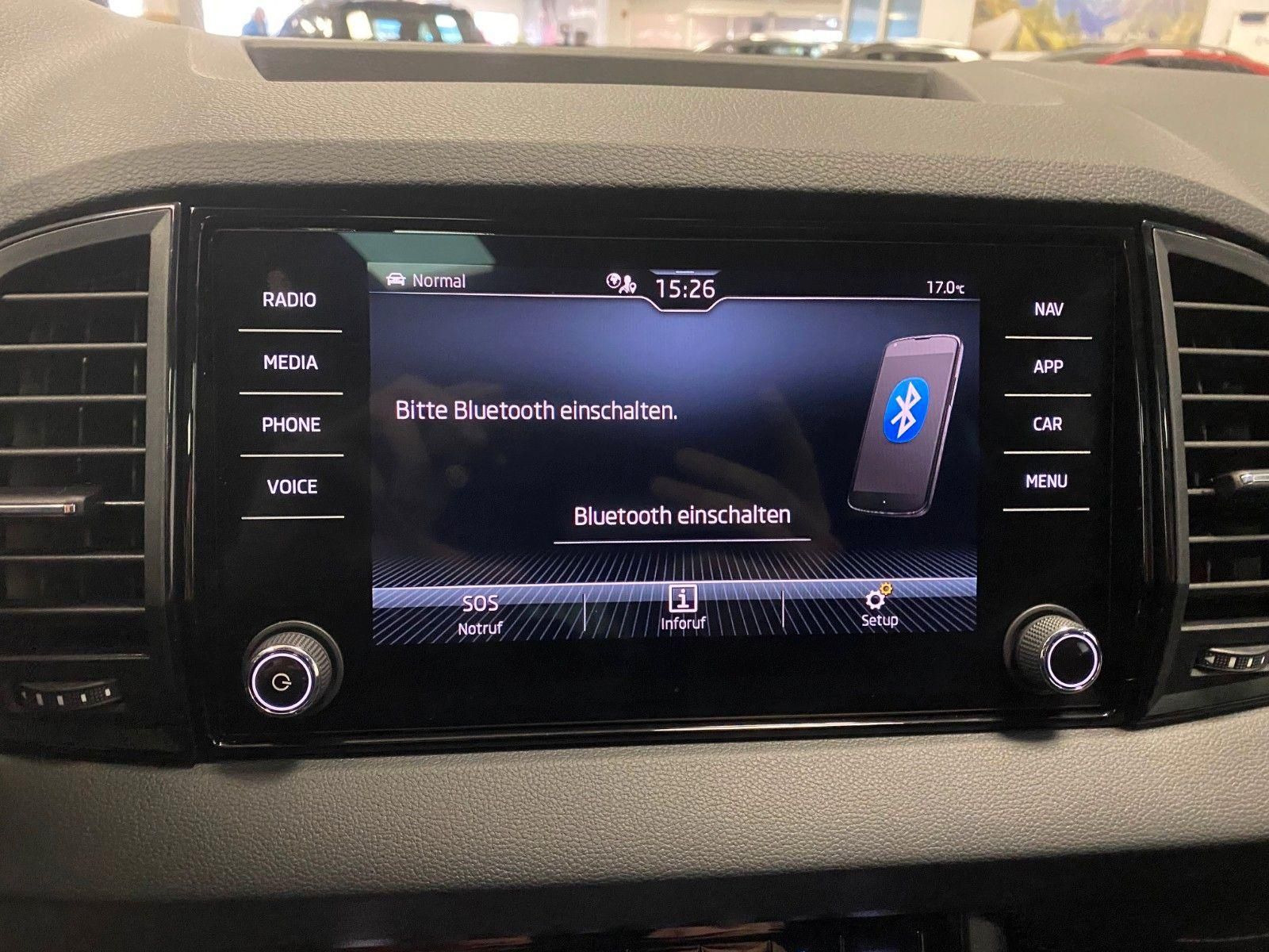 Fahrzeugabbildung SKODA Karoq 1.5 TSI DSG Sportline+AHK+ACC+NAVI+MATRIX