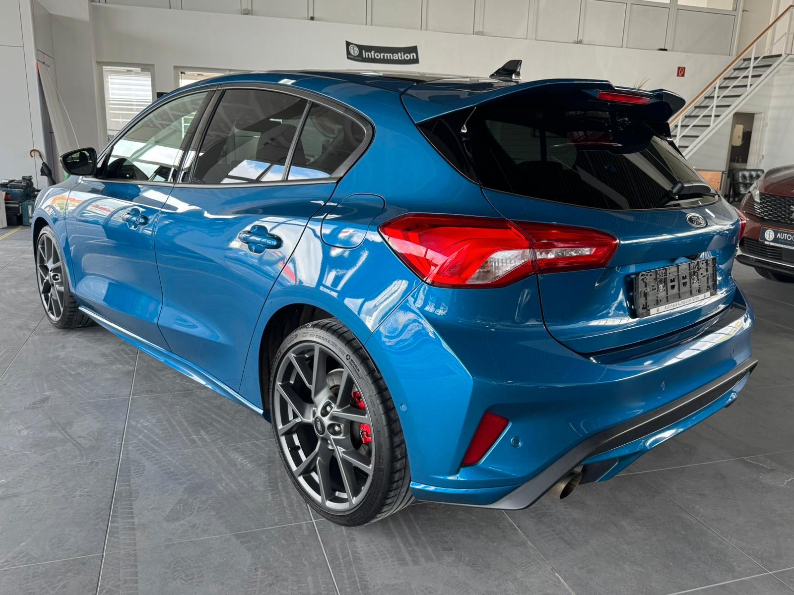 Ford Focus Lim. ST*Navi&Kam*PDC*Shz*Head-up*Panoram.