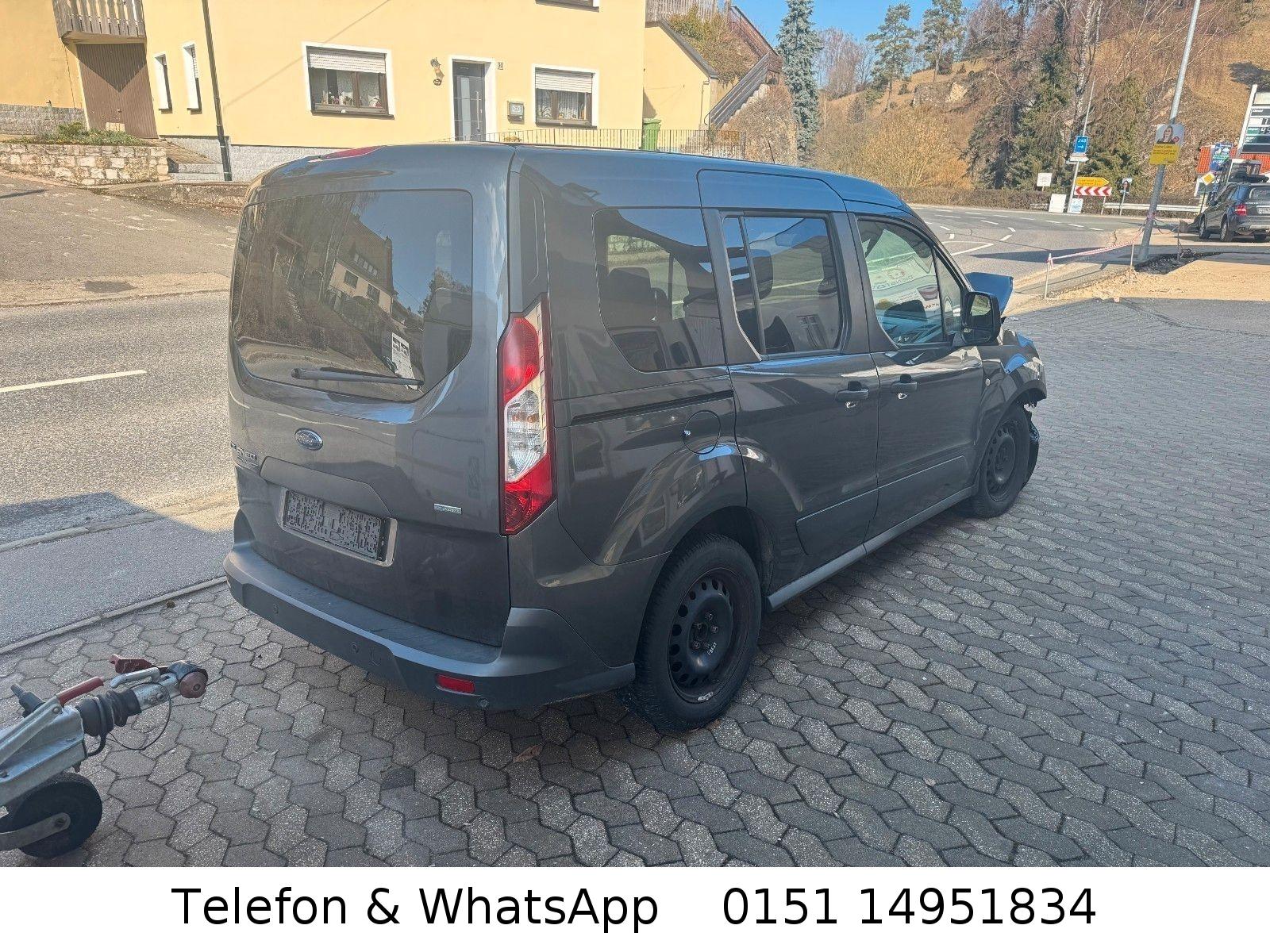 Ford Tourneo Connect Trend  * Motor start *