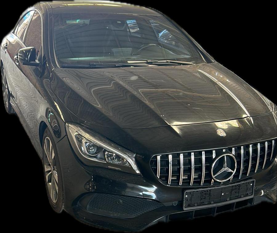 Mercedes-Benz CLA 200d AMG-Line, Leder, Navi, Pano