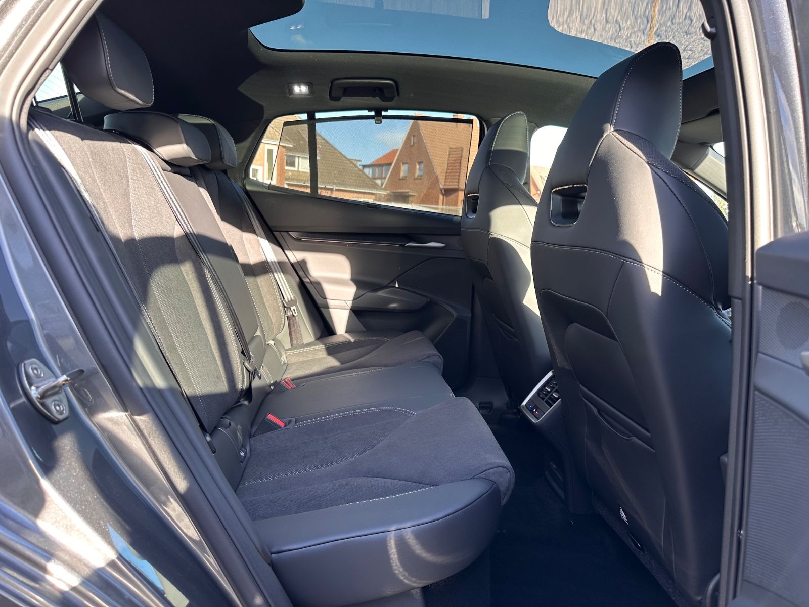 Fahrzeugabbildung SKODA Enyaq Coupé 85 Sportline Pano/Matrix/ACC/APP/21"