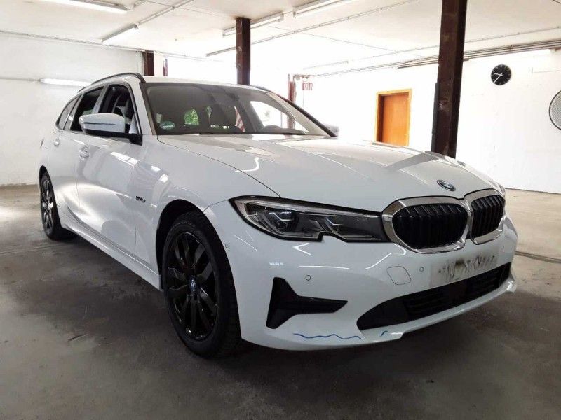 Image of BMW 320