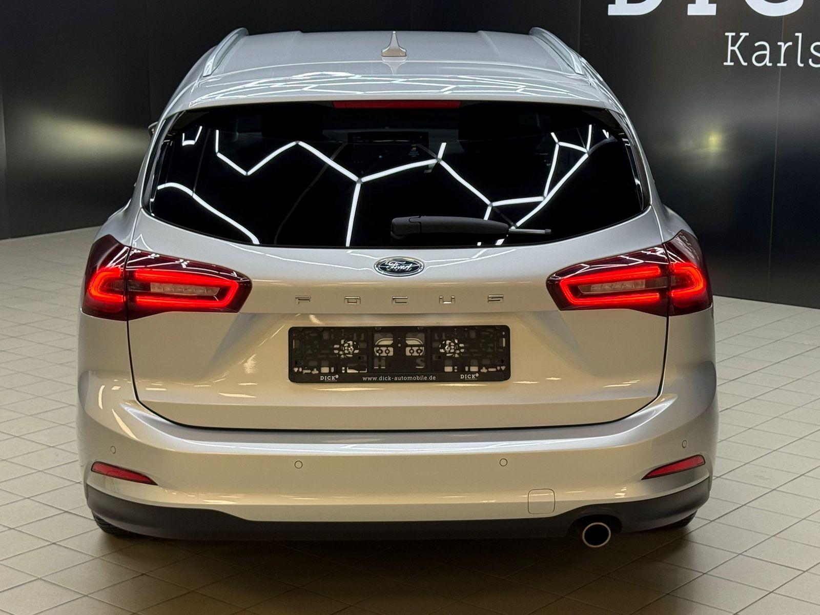 Fahrzeugabbildung Ford Focus Tur 1.0 Titan >NAVI-LED-SHZ-TEMP-DAB-PDC+