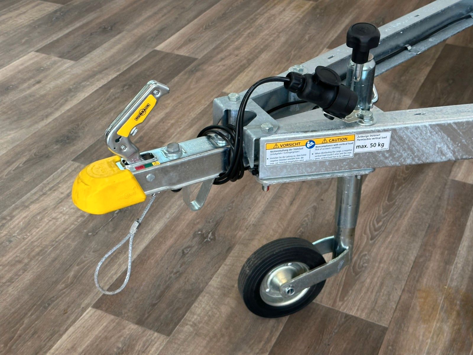 Fahrzeugabbildung Humbaur HK 752513-15 Plywood Kofferanhänger