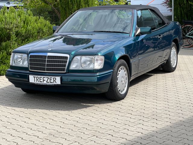 Mercedes-Benz E 320 Cabrio . W 124