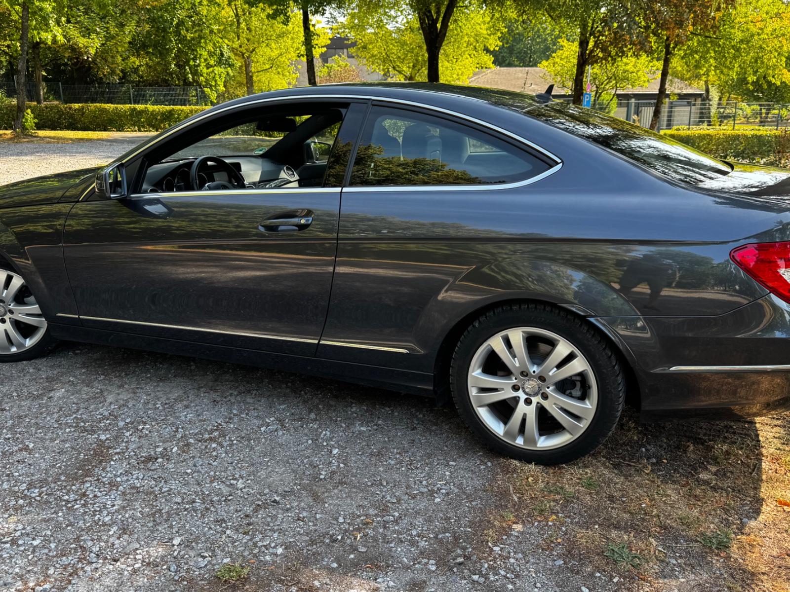 Mercedes-Benz C 200 Coupe CGI mit erst 81240km !