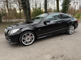 Mercedes-Benz E 350 Coupe AMG-Line Super Optik wenig km - mit Diesel-Antrieb: Sportwagen