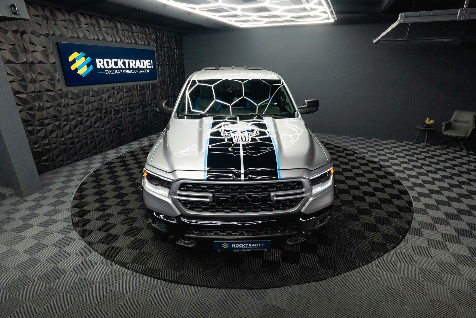 Fahrzeugabbildung Dodge RAM 5.7 V8 HEMI 4x4 OFFROAD Night PUNISHER 19%