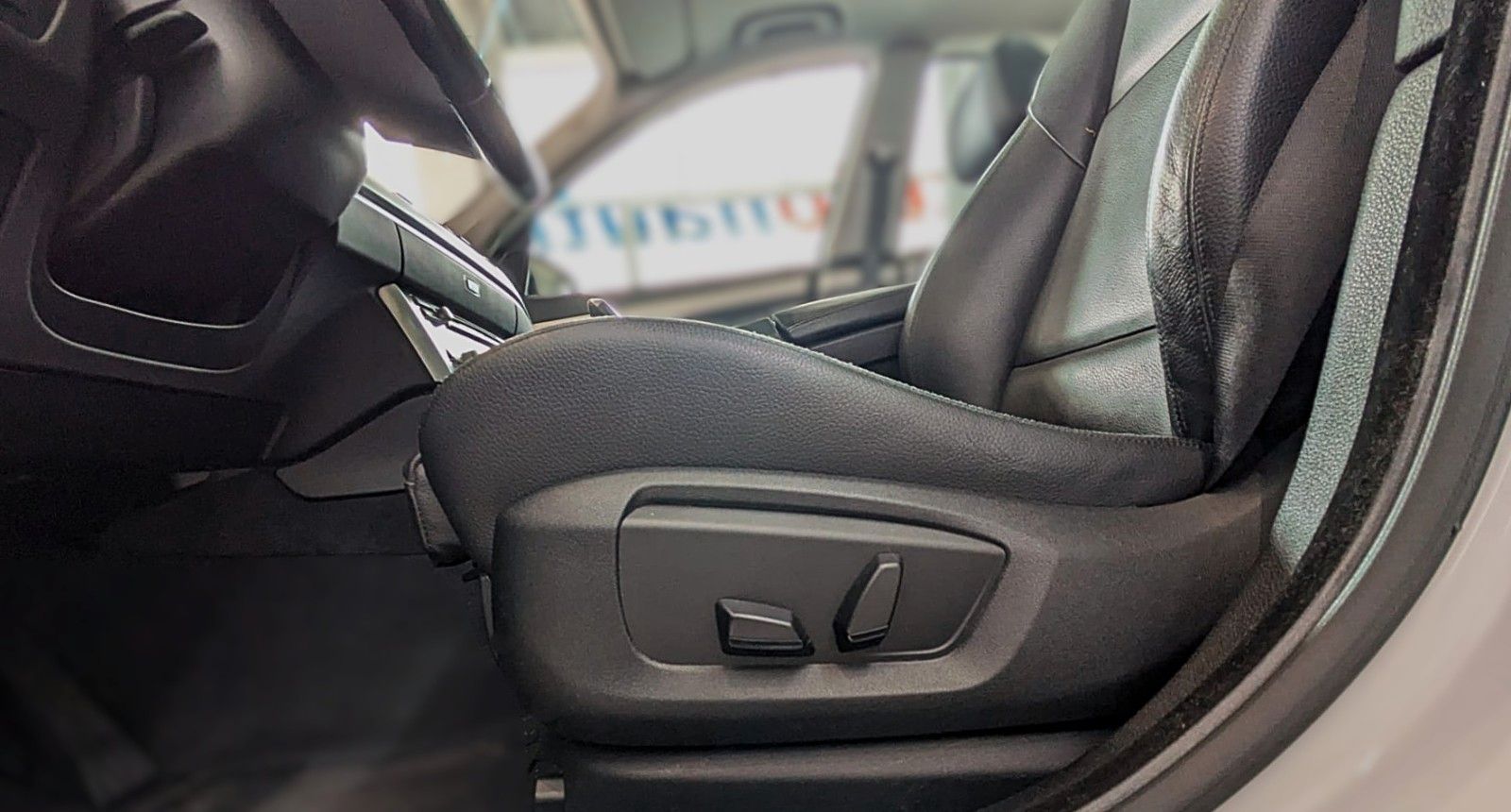 Fahrzeugabbildung BMW 530d GT xDRIVE LEDER PANO NAVI HiFi HUD STANDH.