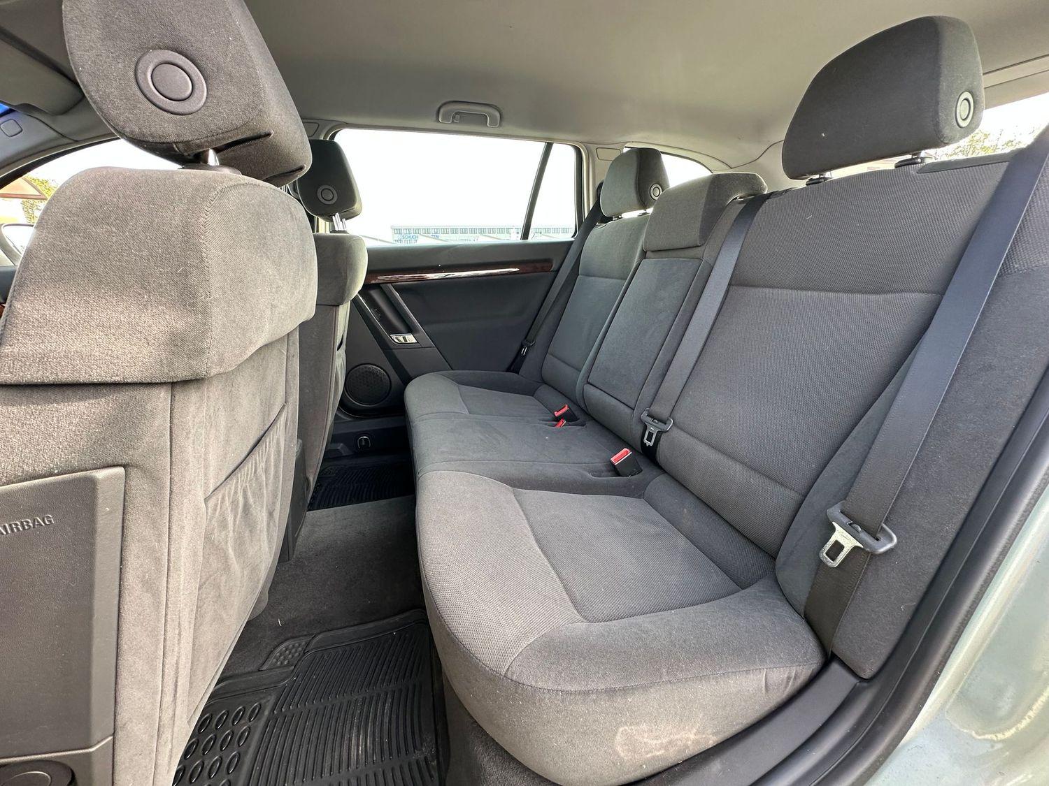 Opel Vectra 2004 — photo 22