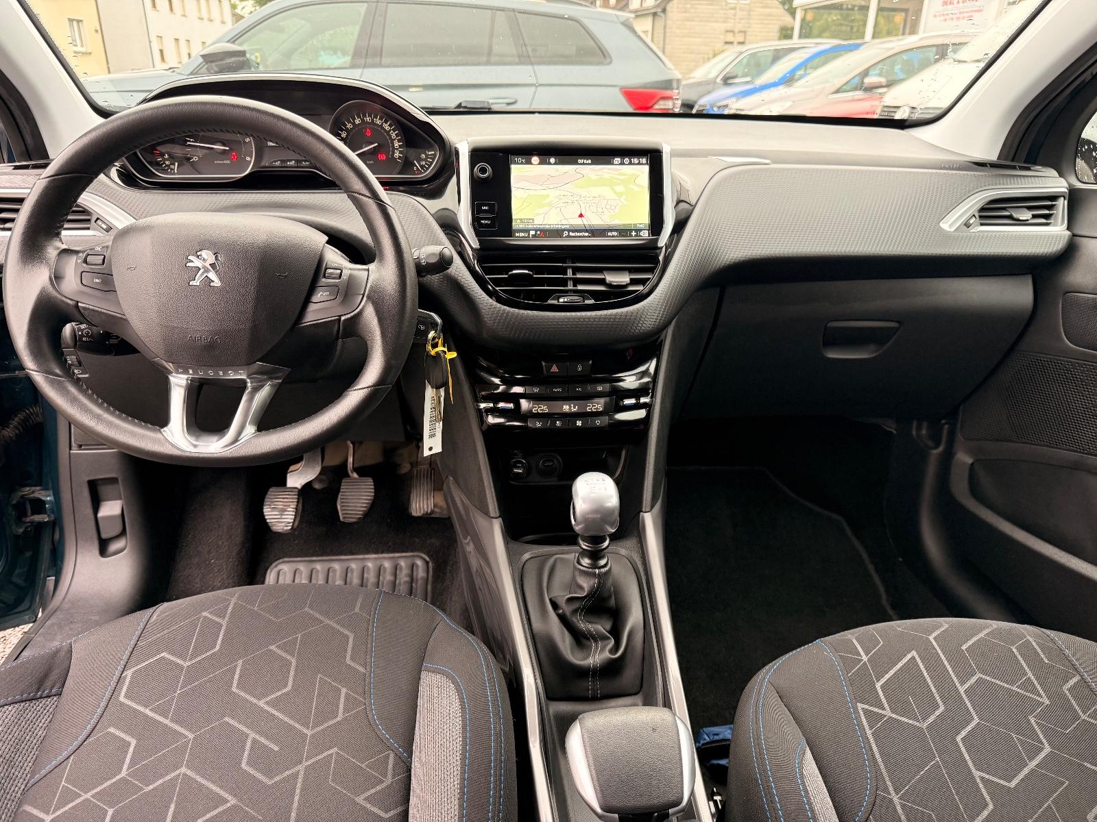 Peugeot 2008 Style Navi PDC Klima