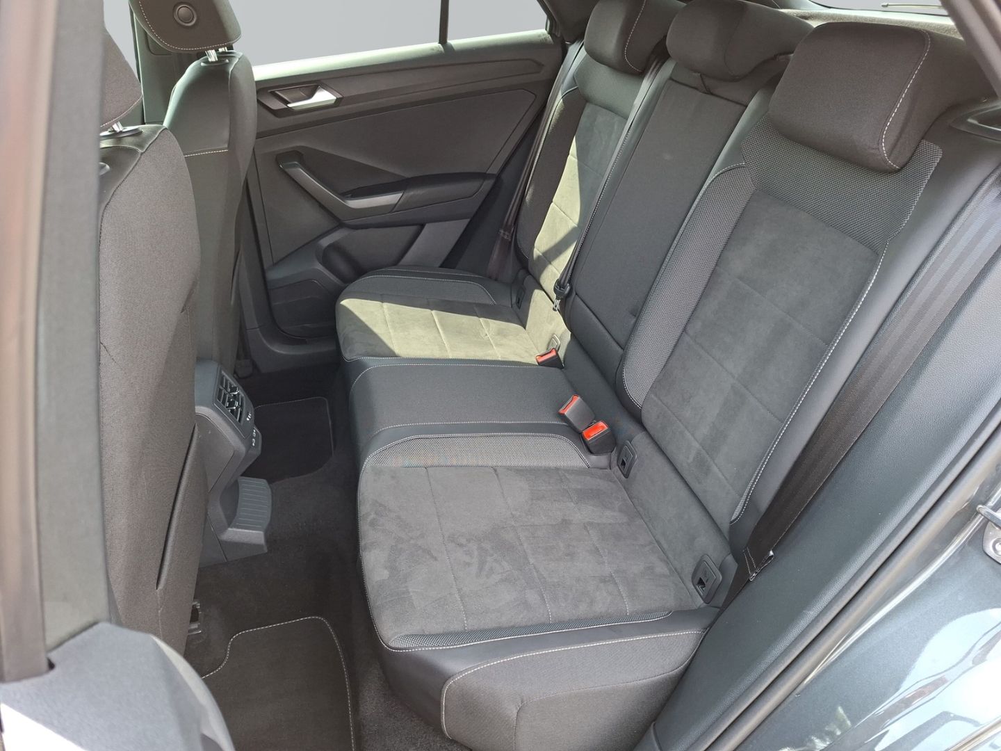 T-Roc 1.5 TSI R-Line Black Style *Pano*Easy Open