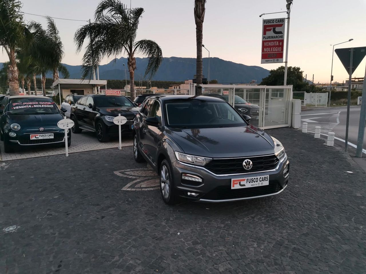 Volkswagen T-Roc 1.0 TSI 115 CV Style BlueMotion imagem 2