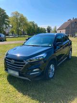 Hyundai Tucson 2.0 D 4x4 Allrad - Hyundai TUCSON: 2x4