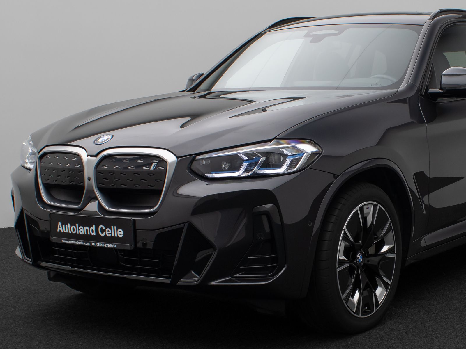 Fahrzeugabbildung BMW iX3 Impressive M Sport Pano 360°Laser HUD H/K