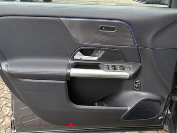 2023 Mercedes-BENZ EQA — миниатюра 13