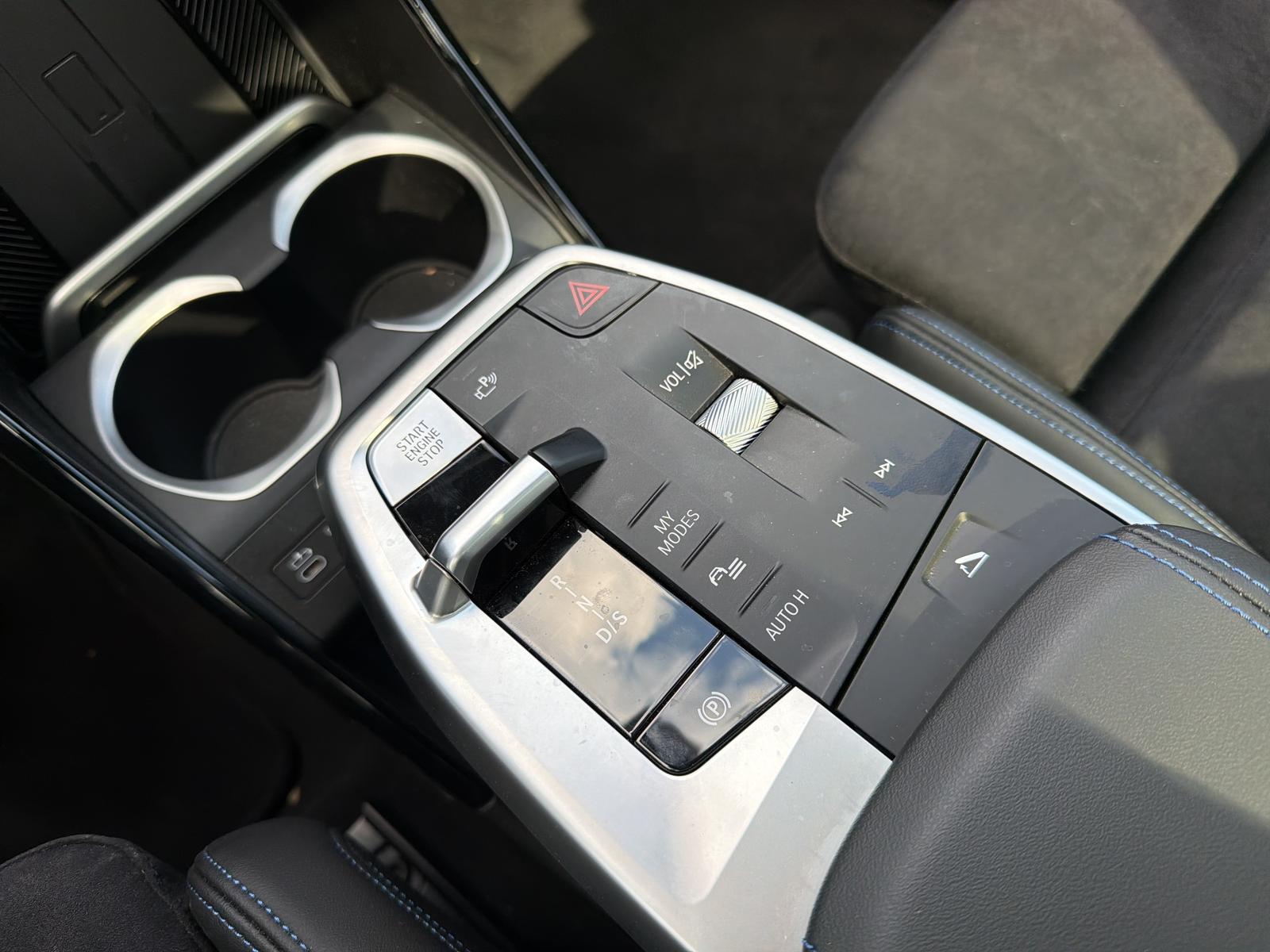 BMW X1 sDrive18i M Sportpaket | AHK PANO RFK HIFI BT