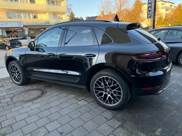 Porsche Macan S / 1 HAND