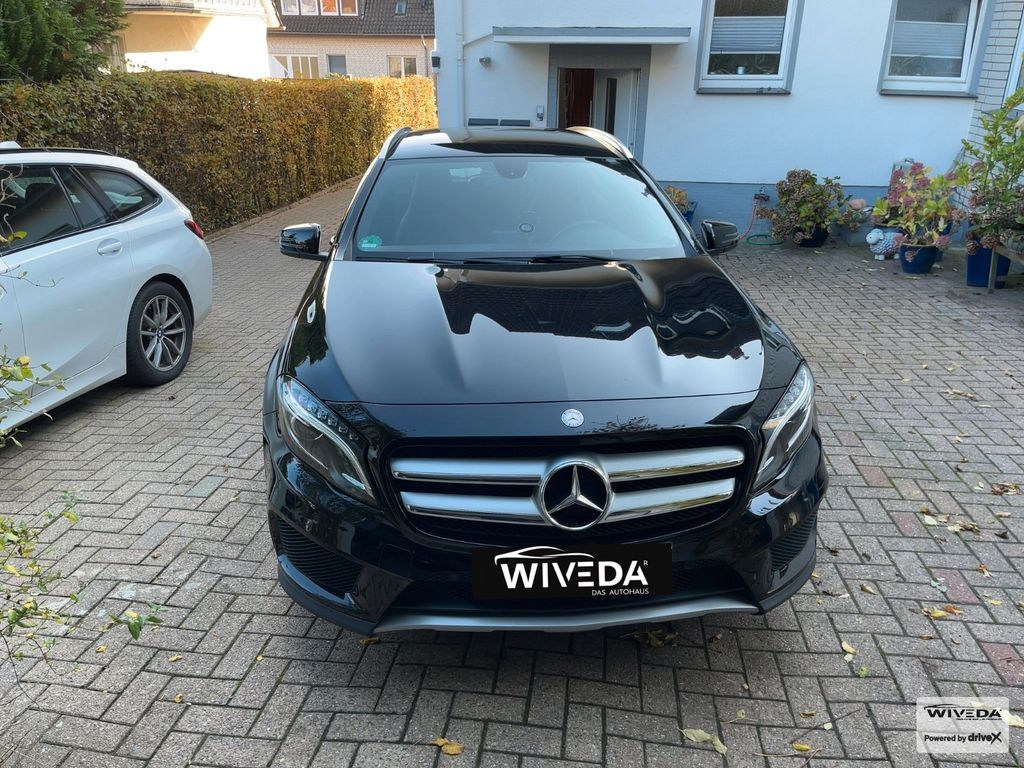 MERCEDES-BENZ GLA 200