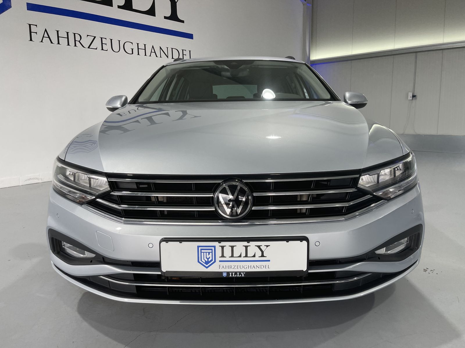 Fahrzeugabbildung Volkswagen Passat Variant Business 2.0 TDI*LED*AHK*ACC*Cam*