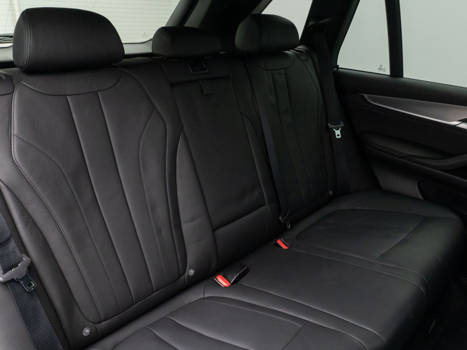 Fahrzeugabbildung BMW X5 M50d Kamera H/K NaviPro Xenon AHK Alarm