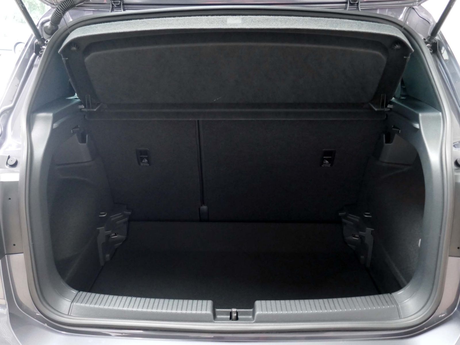 Fahrzeugabbildung Volkswagen T-Cross R-Line 1.0 TSI | LED RFK ACC Navi