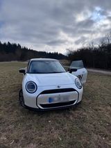 MINI Cooper E Classic Trim L-Paket, NEUWERTIG 2025!!! - MINI Cooper E von privat