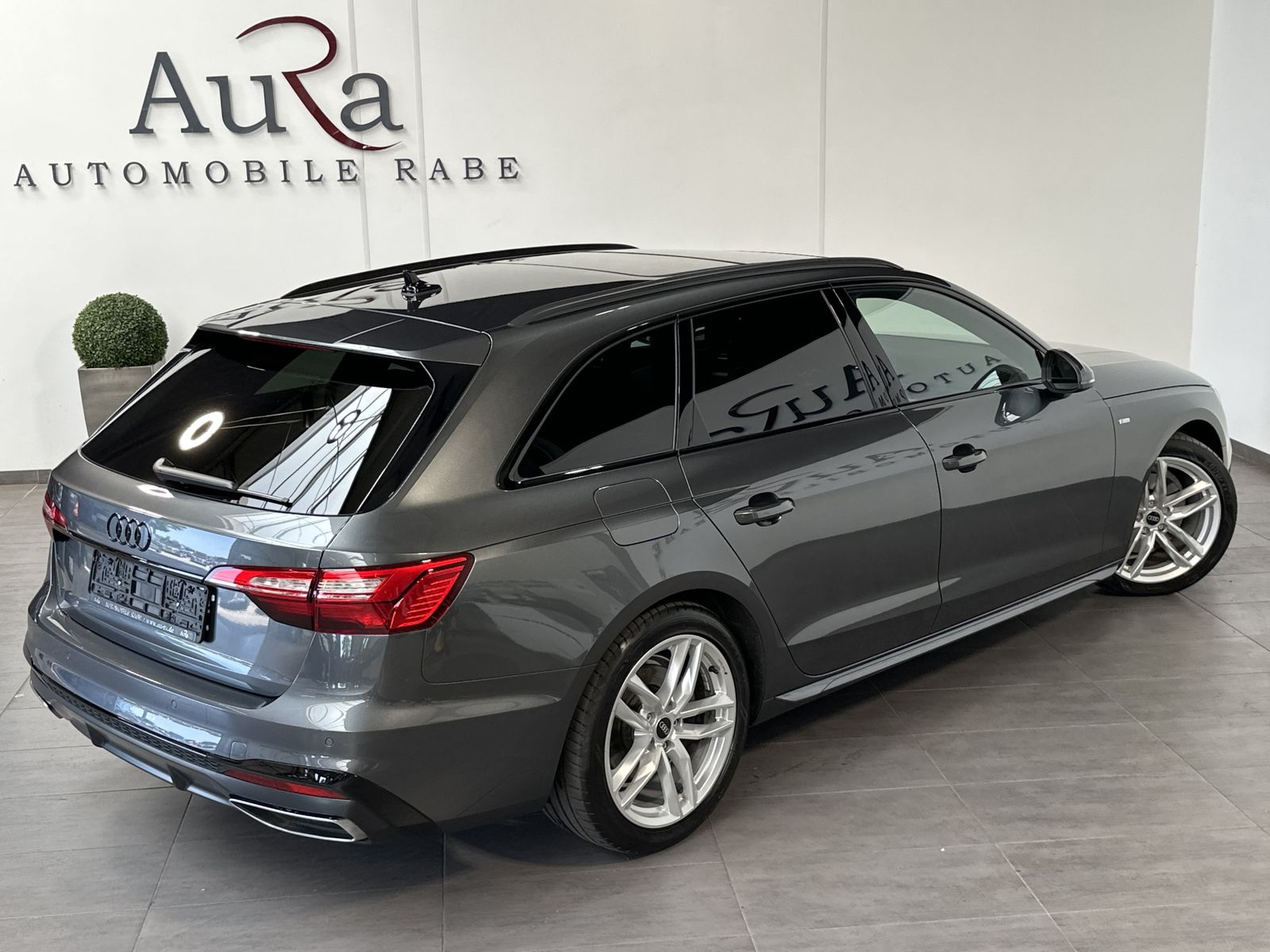 Fahrzeugabbildung Audi A4 Avant 40 TDI S-Line NAV+LED+AHK+PANORAMA+B&O