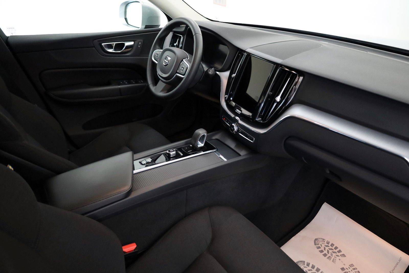 Fahrzeugabbildung Volvo XC60 Momentum Pro,Navi,LED,SH,Kamera,Carplay