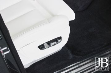 Fahrzeugabbildung Rolls-Royce Phantom IN STOCK