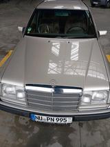 Mercedes-Benz Mercedes 230E Automatik - Mercedes-Benz 230 aus 1992