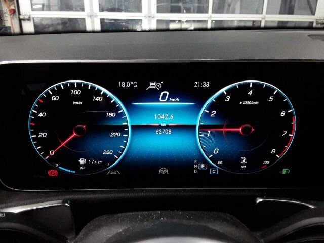 Fahrzeugabbildung Mercedes-Benz GLB 200 7G Progressive 360°+Distr+ TotW+LED+IHC+